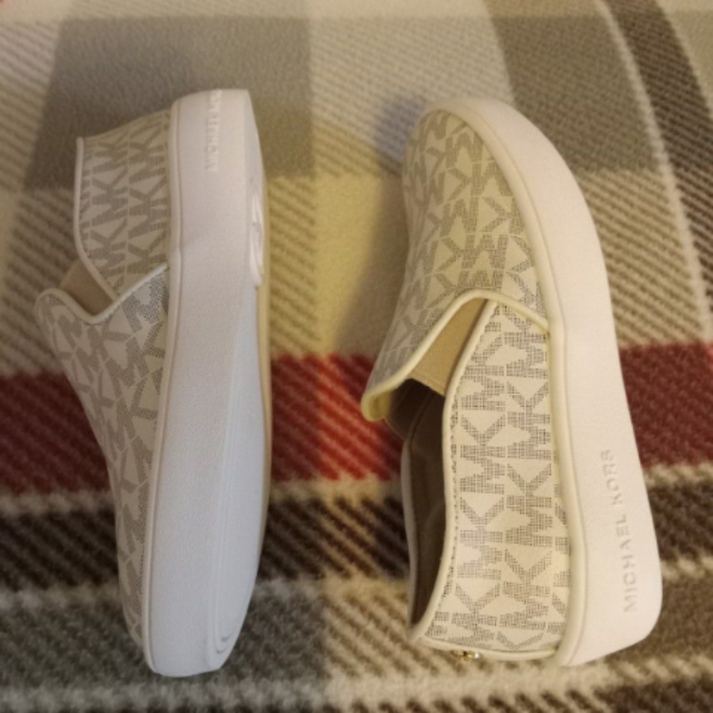 MK Kids Canvas Slip On Shoes - Picture 8 of 8